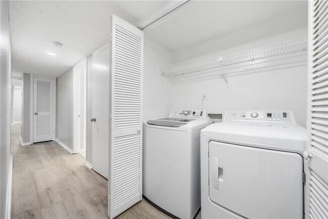 Building Photo - 113 Tuxworth Cir