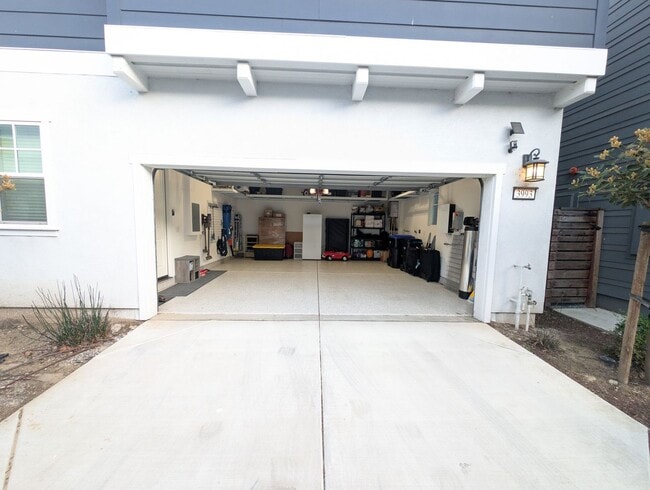 Building Photo - Pleasanton 4 Bed / 3 Bath, Top Rated Schools, Solar