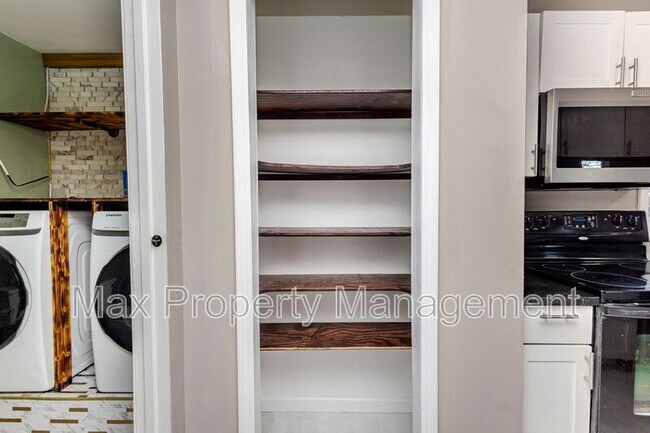 Building Photo - 5305 NW 91st Ct