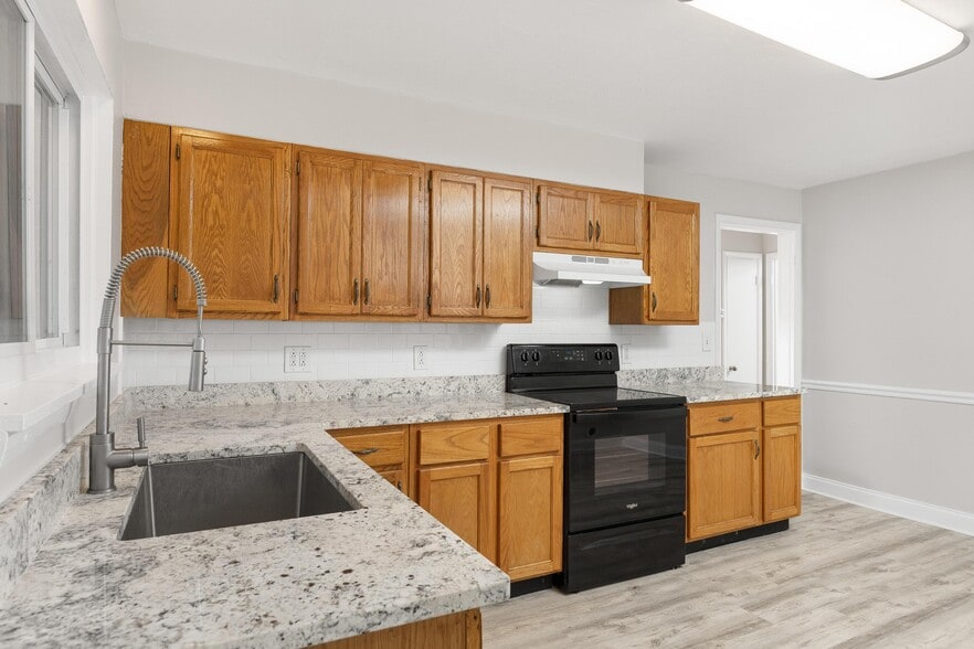 Building Photo - 301 Wygoda Cir