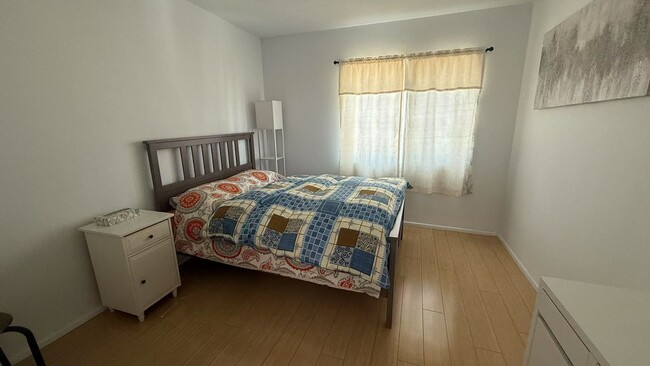 Building Photo - Encino 2 beds 2 baths Apt for lease