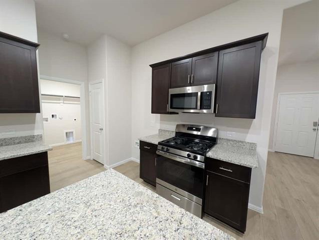 Building Photo - 1709 Foliage Dr