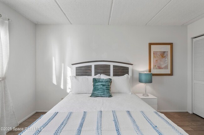 Building Photo - 1145 N Shannon Ave