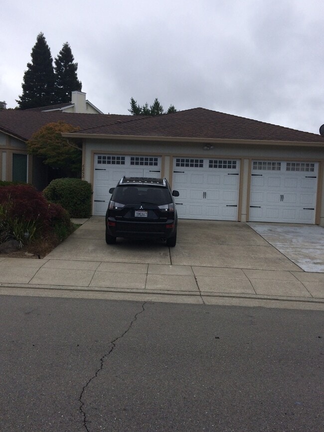Building Photo - Prestige Oakland Hills House For Rent - 3 Beds, 2.5 baths