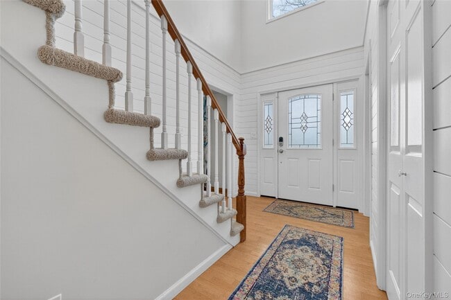 Building Photo - 22 Blossom Hill Dr