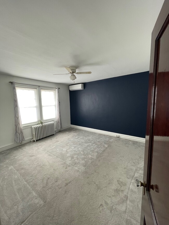 Building Photo - 714 3rd St