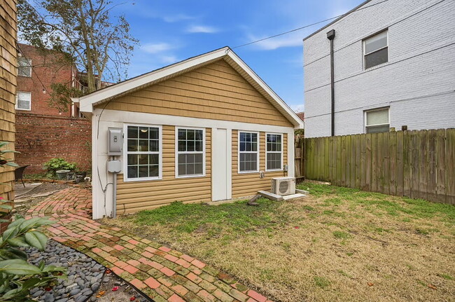 Building Photo - 831 Gates Ave