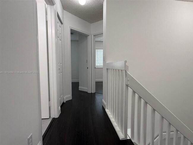 Building Photo - 17432 SW 140th Ct