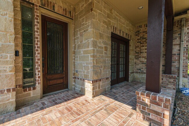 Building Photo - 17303 Quiet Shores Dr