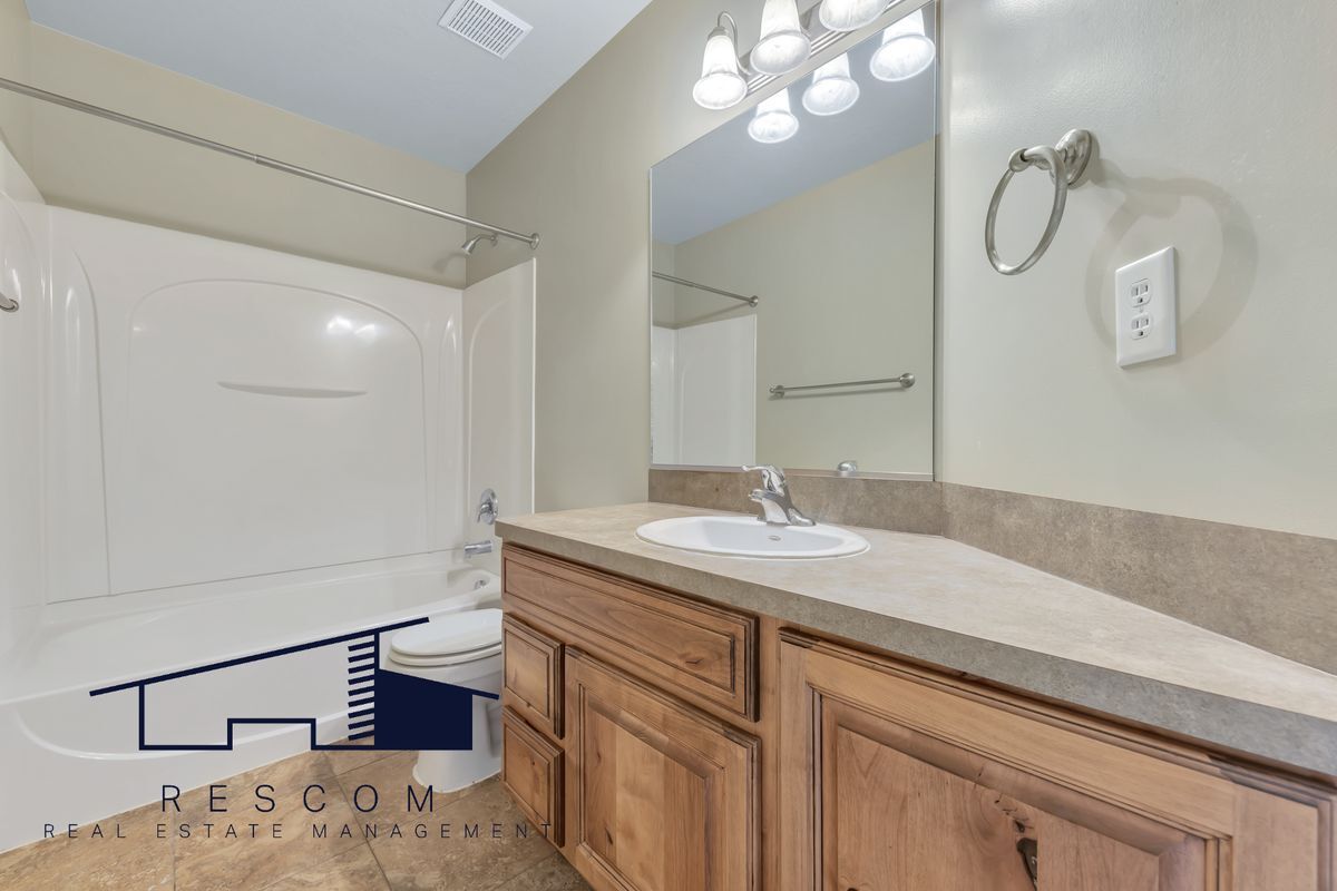 Building Photo - 2042 Evans Cove Loop