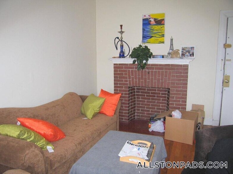 Primary Photo - 15 Glenville Ave