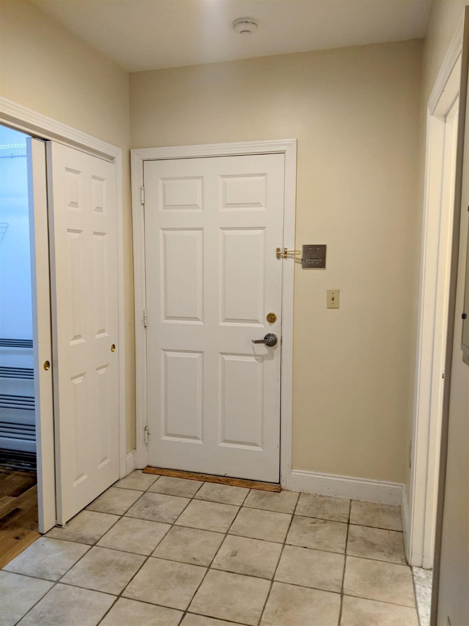 Building Photo - 15 Pearl St