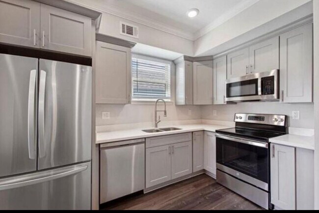 Building Photo - 3137 Pauger St