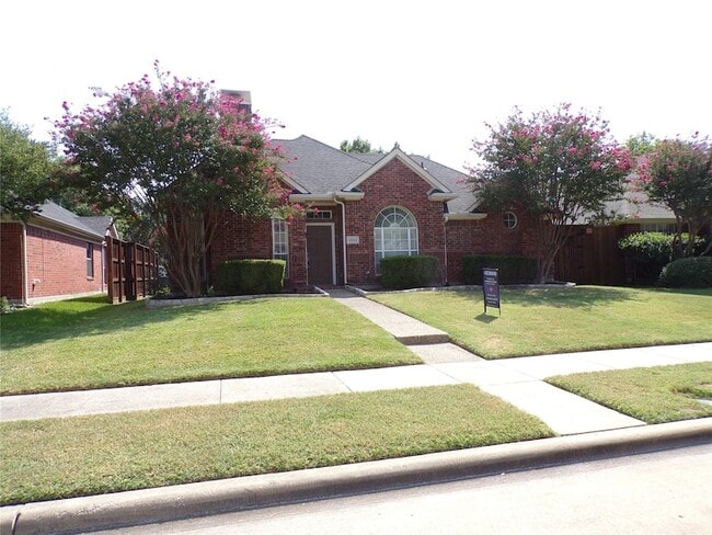 Building Photo - 4804 Holly Berry Dr