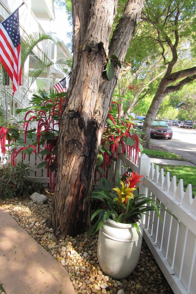 Building Photo - 6+ MONTH RENTAL-Temporarily discounted to $3000 for this season!