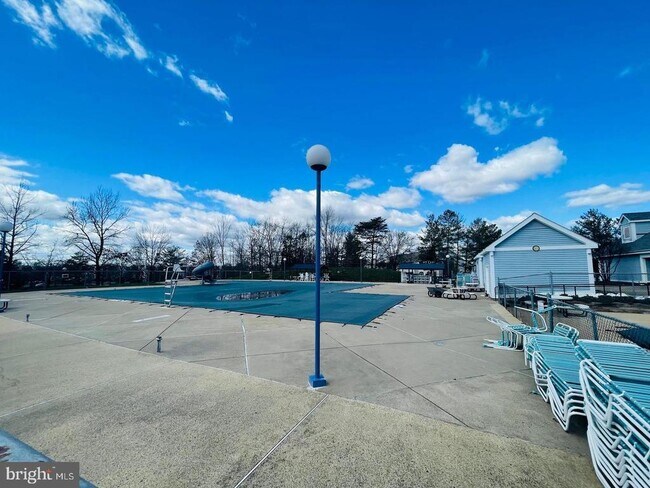 Building Photo - 8069 Stonewall Brigade Ct