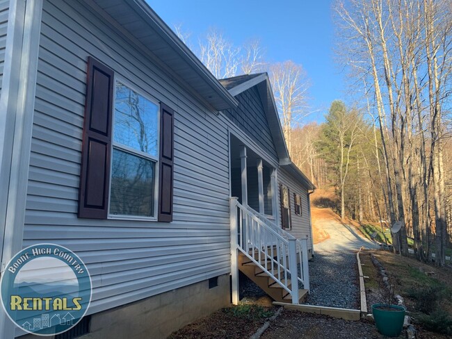 Building Photo - Modern Home Near New Market Center and Dow...