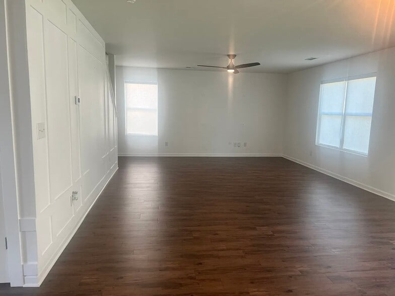 Building Photo - 4599 Woodford Cir