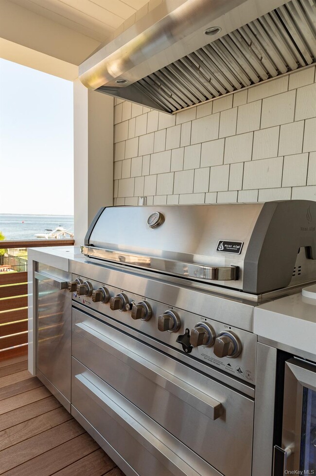 Building Photo - 319 Wilmot Rd