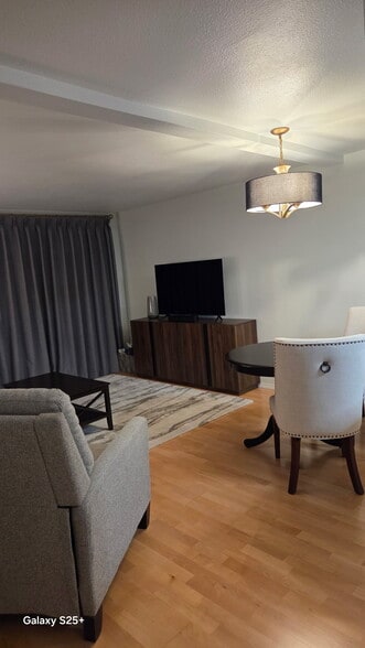 Building Photo - 6970 California Ave SW