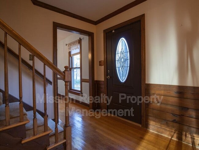 Building Photo - 4266 Roundhill Dr