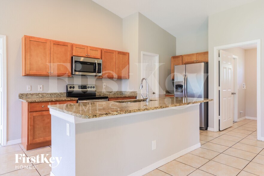 Building Photo - 4570 Lummus St