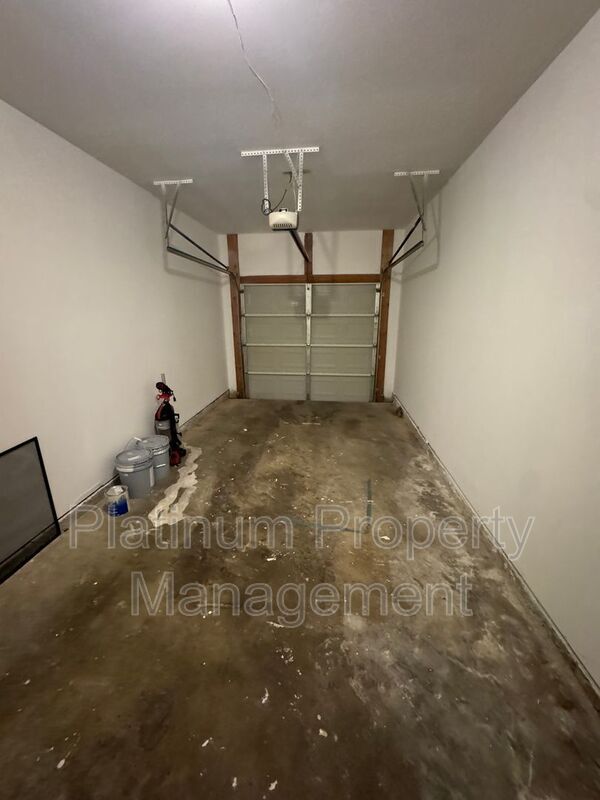 Building Photo - 2262 Charleston Pointe SE