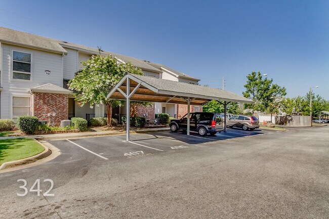 Building Photo - 600 13th St E