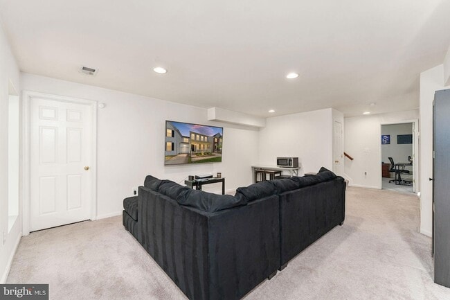 Building Photo - 132 Executive Cir