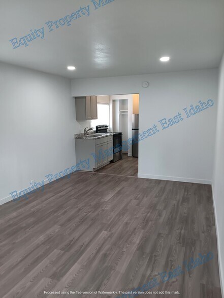 Building Photo - 1335 S 5th Ave