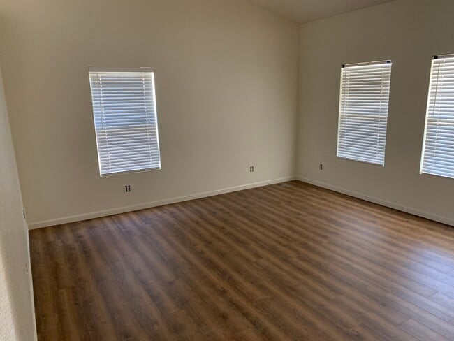 Building Photo - 1615 Great Basin Dr