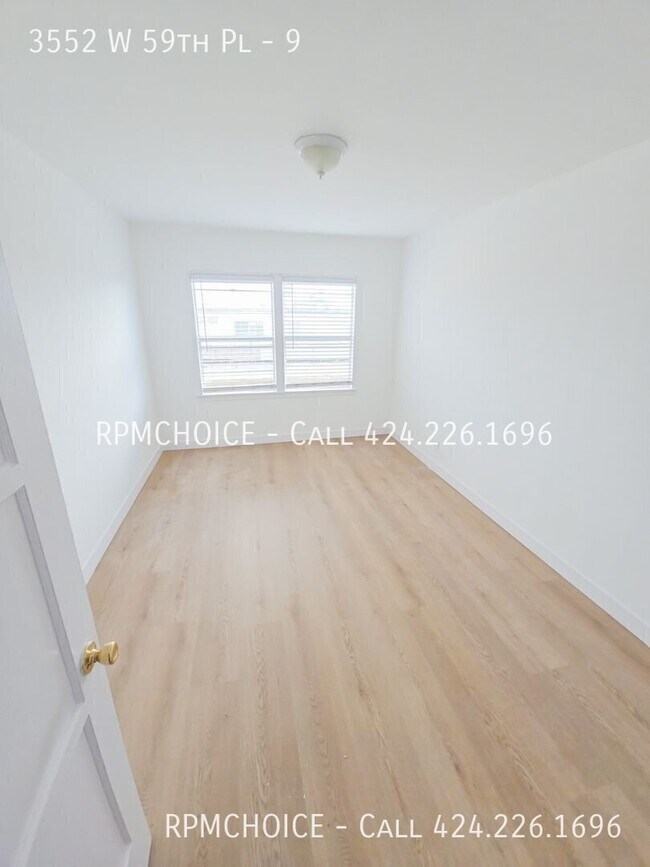 Building Photo - 3552 W 59th Pl