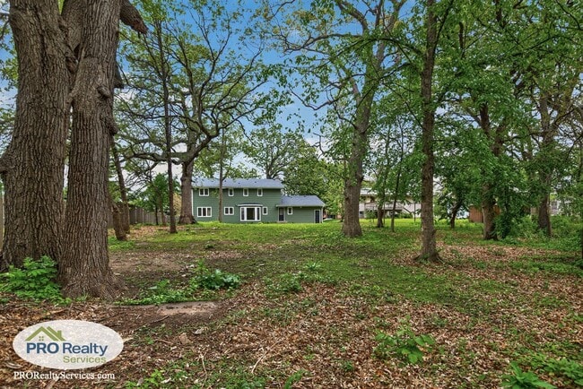 Building Photo - Recently Remodeled 4 Bedroom Home