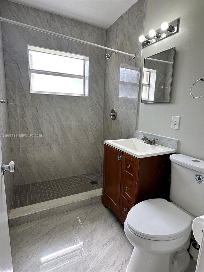 Building Photo - 9450 SW 181st Terrace