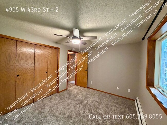 Building Photo - 4905 W 43rd St