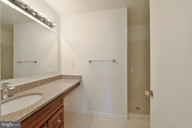 Building Photo - 2205 Ash Grove Rd