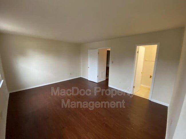 Building Photo - 1000 James Madison Cir