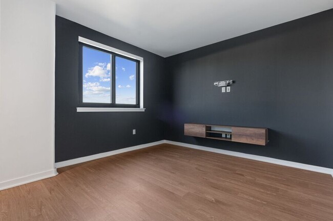Building Photo - 1625 Eckington Pl NE