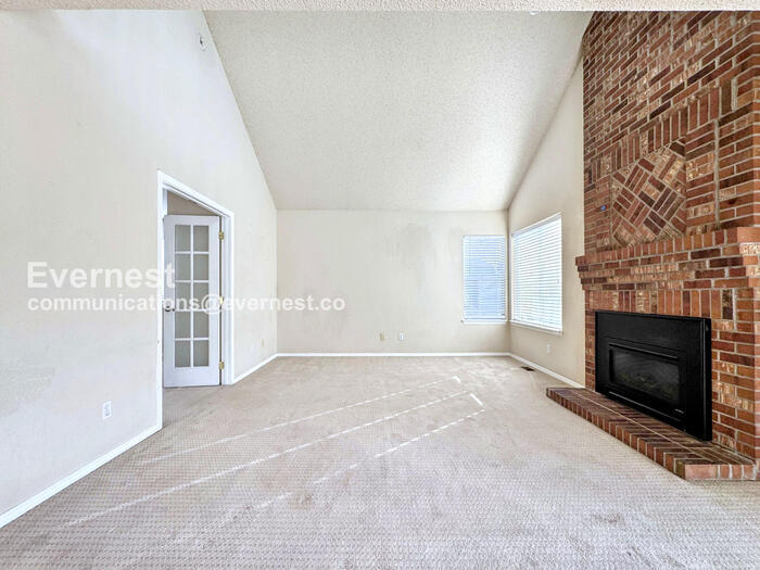 Building Photo - 18618 E Grand Cir