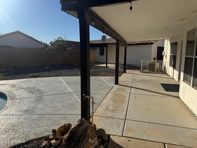 Building Photo - 5437 W Wahalla Ln