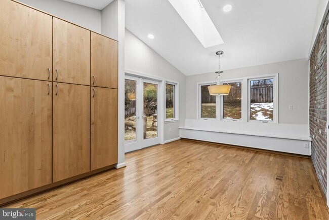 Building Photo - 7609 Woodridge Cir