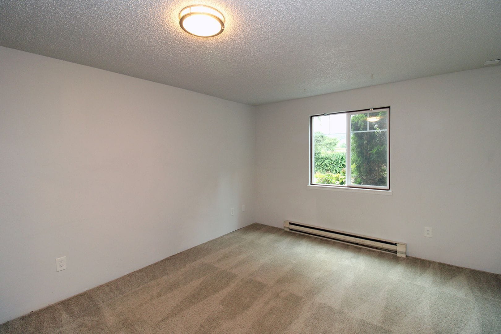 Building Photo - 5704 SW Beaverton Hillsdale Hwy
