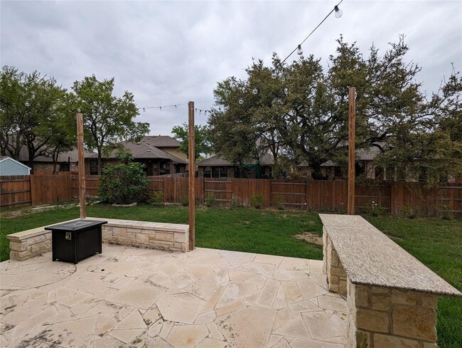 Building Photo - 10005 Ivalenes Hope Dr