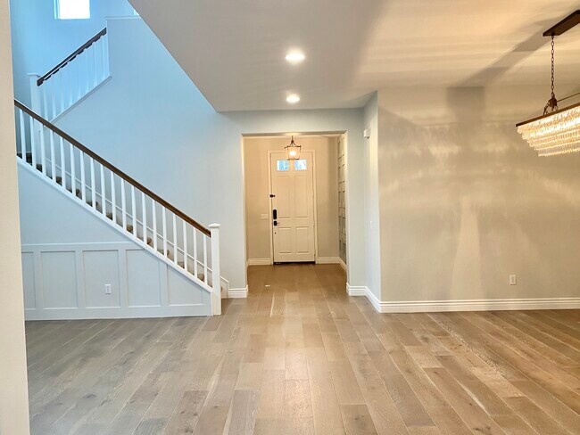 Building Photo - 26529 Craftsmen Ct