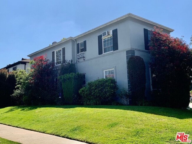 Building Photo - 350 S La Jolla Ave