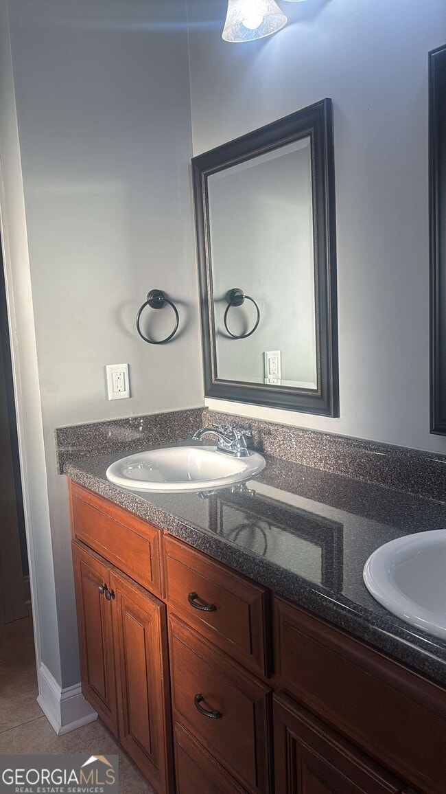 Building Photo - 303 S Charity Ln