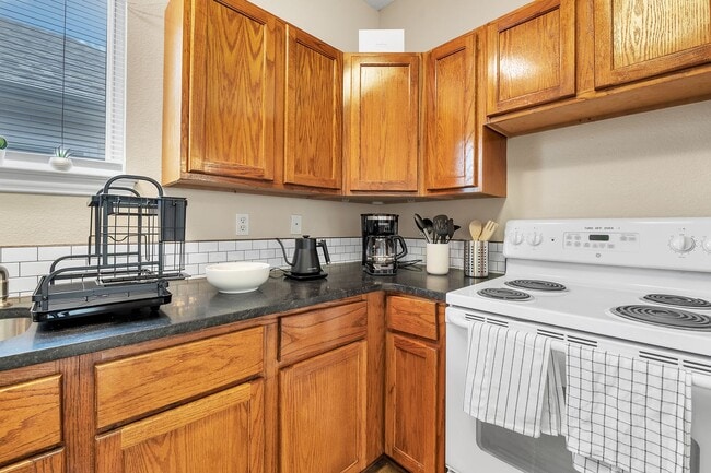 Building Photo - 1425 James Ave