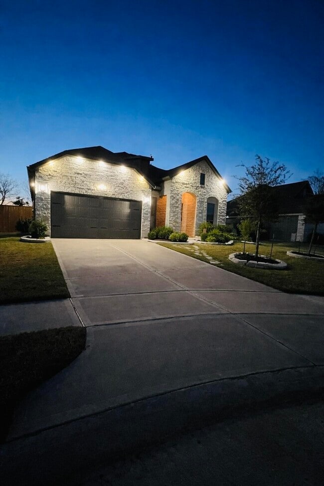 Building Photo - 4334 Redford Valley Rd