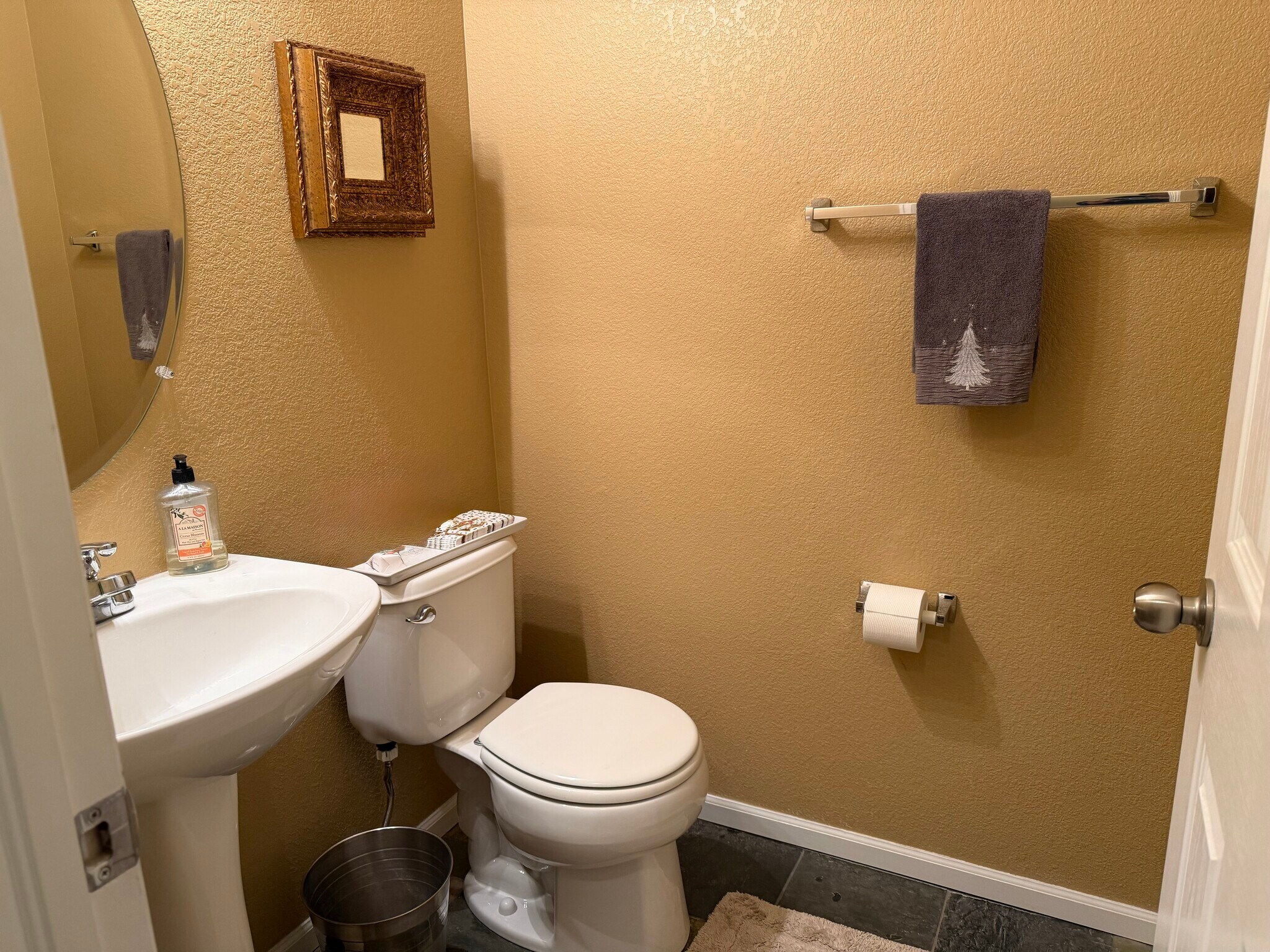 Guest bathroom - 835 Brookhurst Ave