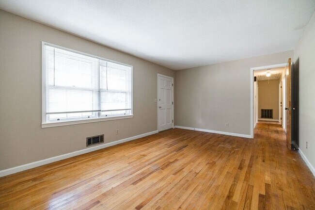 Building Photo - 145 Smithonia Rd